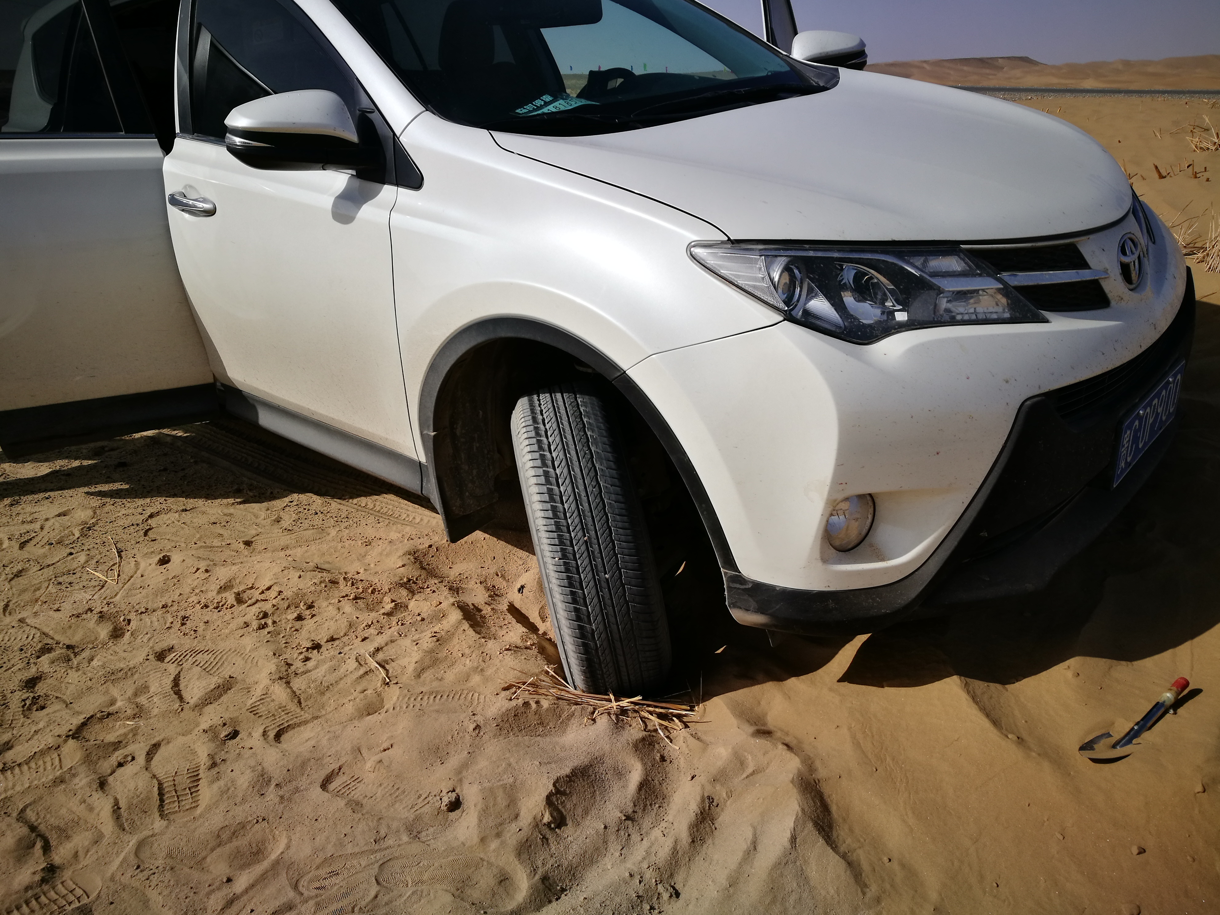 13000公里新手独驾*疆新**日记第23天——塔克拉玛干沙漠陷车自救