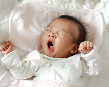 女婴刚出生6天就来月经了,生完宝宝来大姨妈的前兆