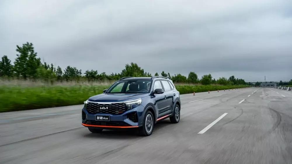 除了“天花板”1.5T发动机，它还有啥？|试驾东风悦达起亚智跑Ace