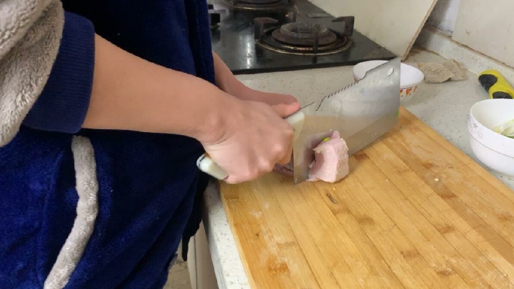 原来炒蒜苔也有诀窍，多加这一步，蒜苔脆嫩爽口又入味