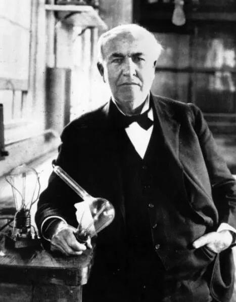 从神话中的火种到光污染，灯的发展经历了什么？