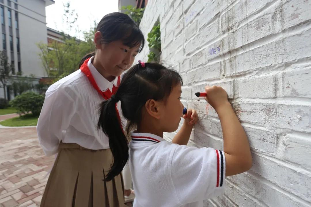 天府新区华阳小学：校园那么美，萌娃来打卡