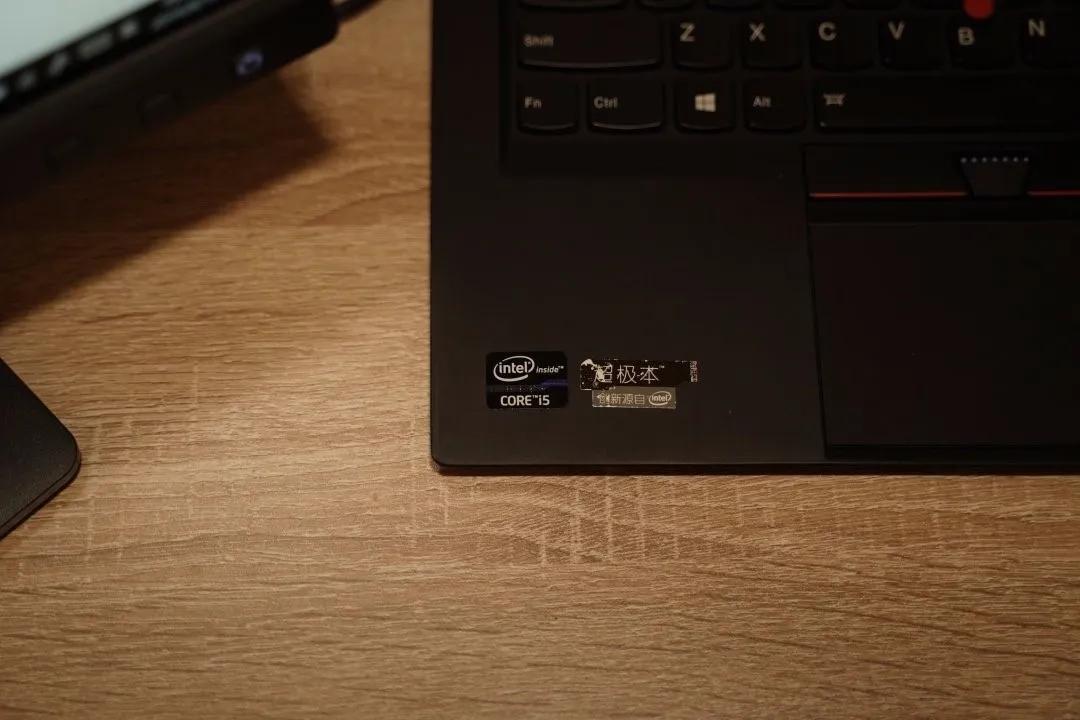 摄影后期显示器24英寸屏推荐,摄影后期修图专用显示器推荐