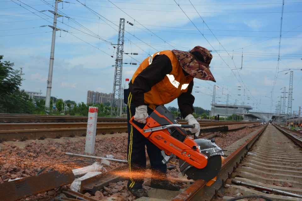 电饼铛旋钮修理,家用电饼铛的装卸与维修