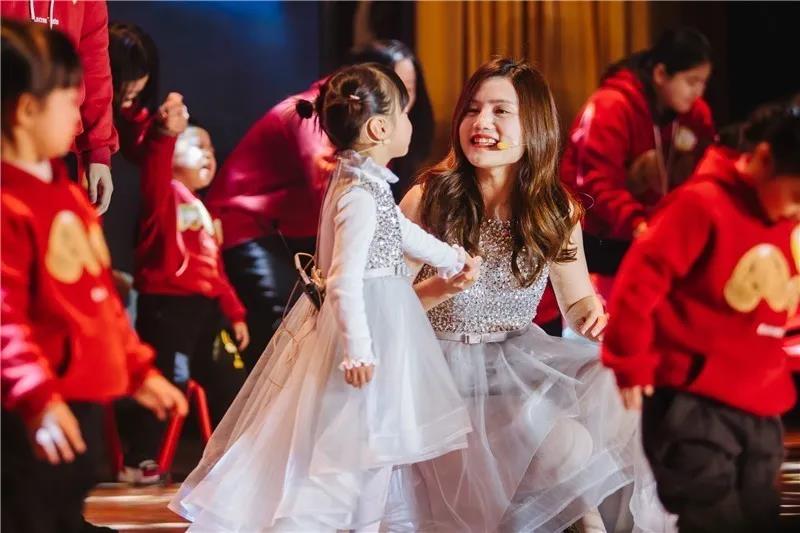 像树这样成长,像树一样成长校园墙面文化设计