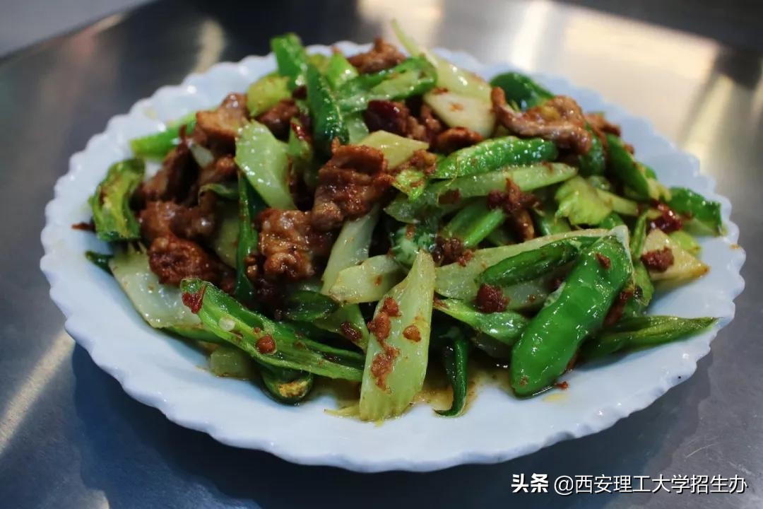 大学食堂难吃?这组图片将颠覆你的认知!