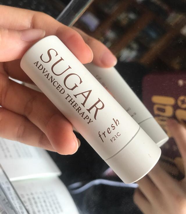 冬季嘴皮干燥开裂哪款润唇膏好用,冬天嘴唇干裂起皮唇膏推荐