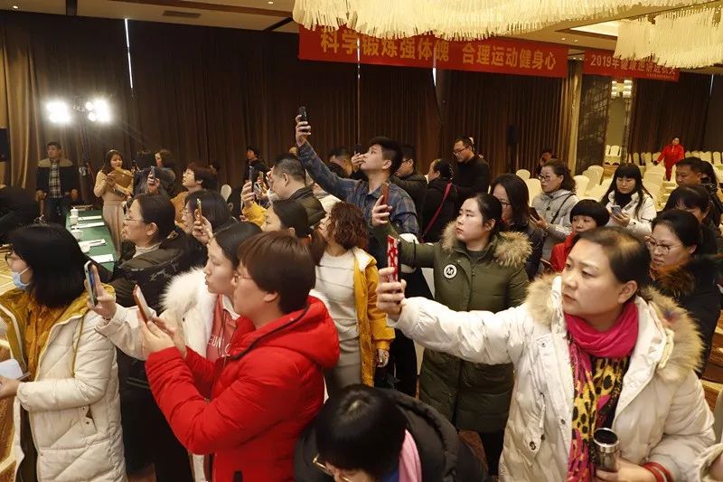 腰痛肩背疼中医怎么治疗,腰痛背痛直不起腰最快恢复方法