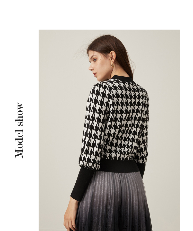 显瘦初秋打底衫上衣女高级感,时尚潮款女打底衫秋冬