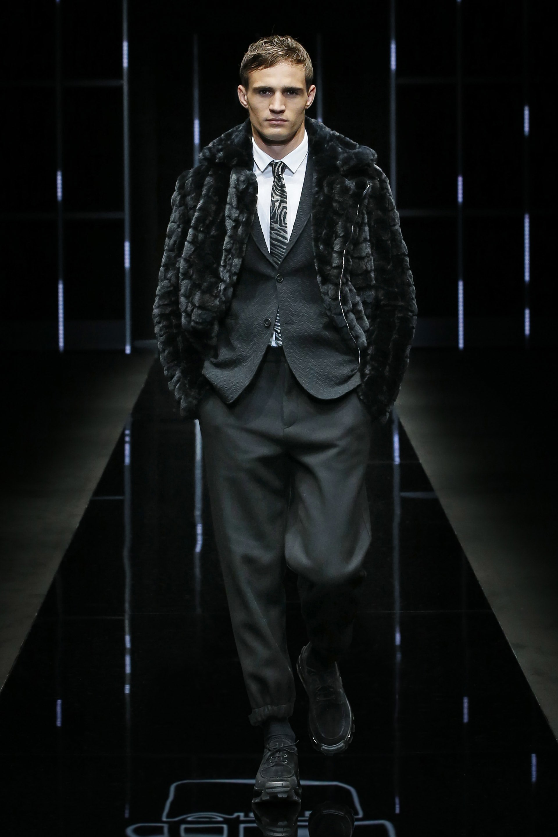 armani秀场男装秋冬2023,giorgioarmani男装胡歌
