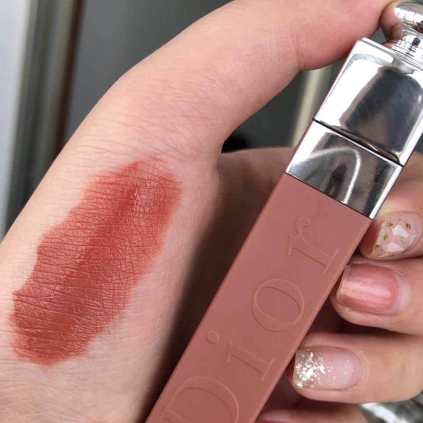 6支dior最火色号测评，质地丝滑、色调显白，涂上让你气场全开