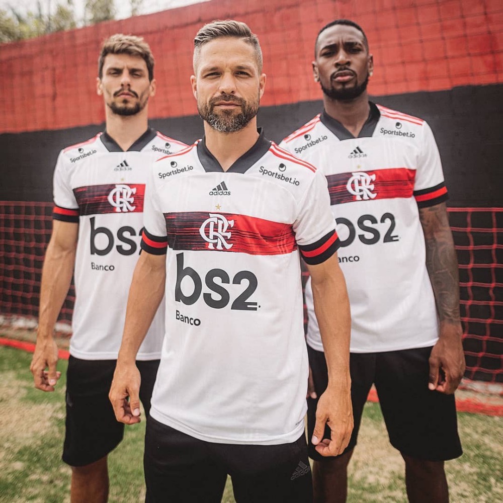 先把豪门战袍放一边，来看看这些非主流球队的球衣，同样美到不行