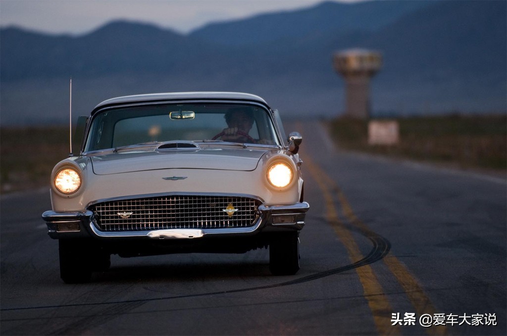 开车开远光灯更费油吗,小车开车灯和不开车灯的油耗