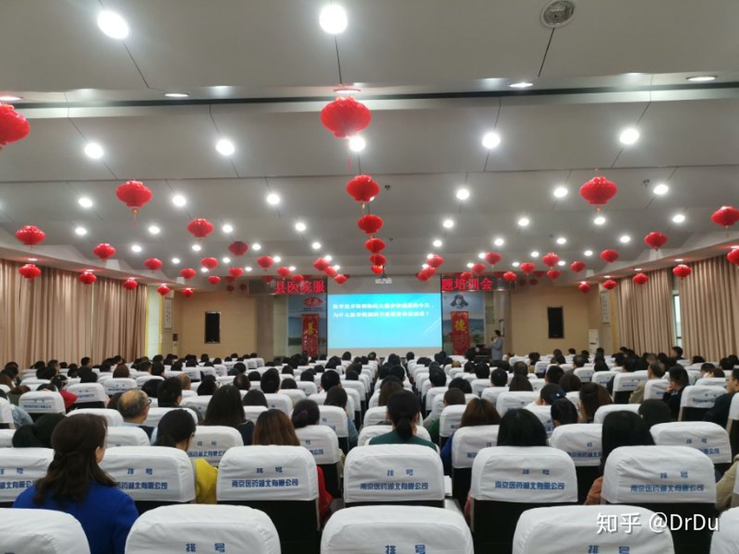 拇外翻微创手术的全过程,医生自己给自己做拇外翻手术