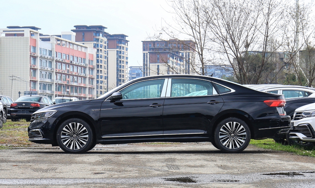 大众帕萨特现在怎么那么便宜,大众帕萨特低配高速怎么样