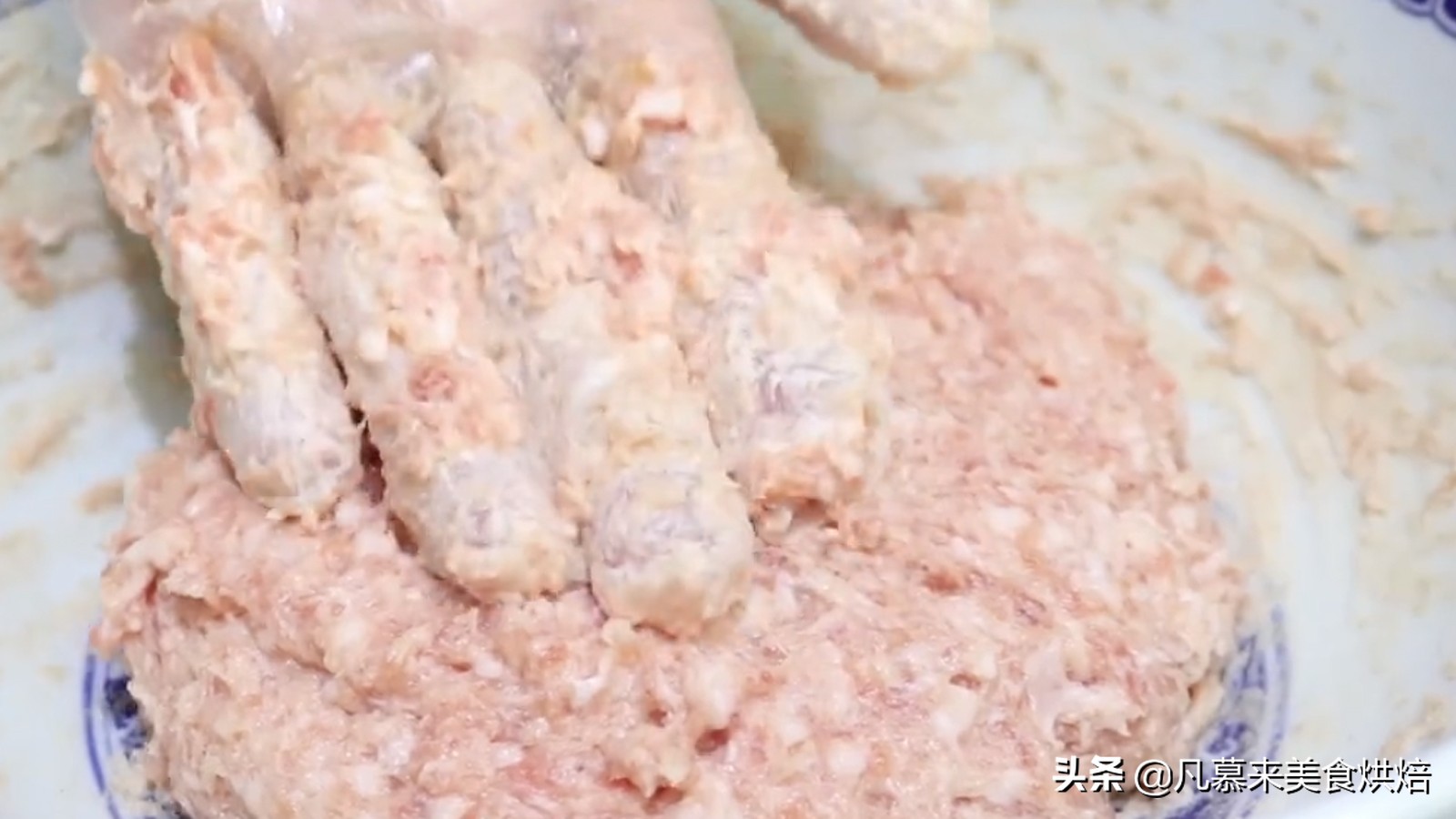 怎样让肉馅更粘稠,怎么让调好的肉馅不发柴