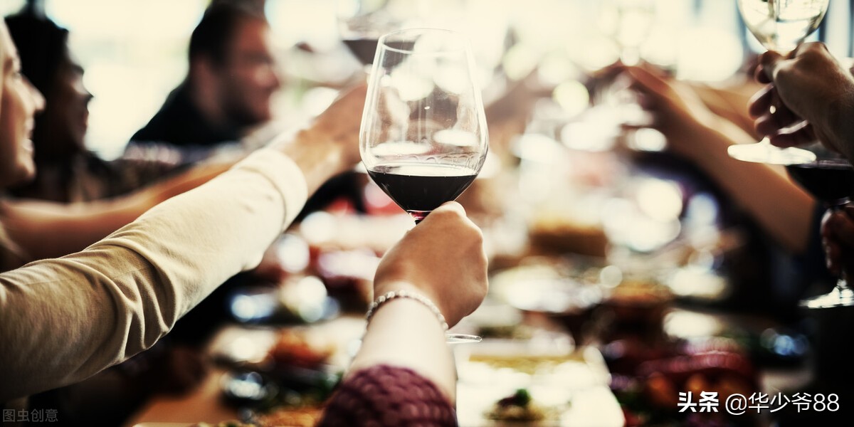 餐厅损坏了怎么处理,客人损坏饭店的物品应该怎么解决