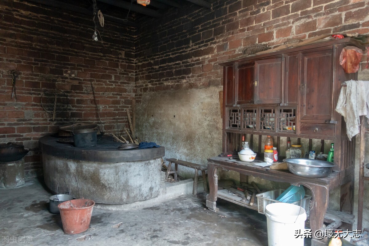 广州地道老字号小吃粥,广州花都特色烧骨粥