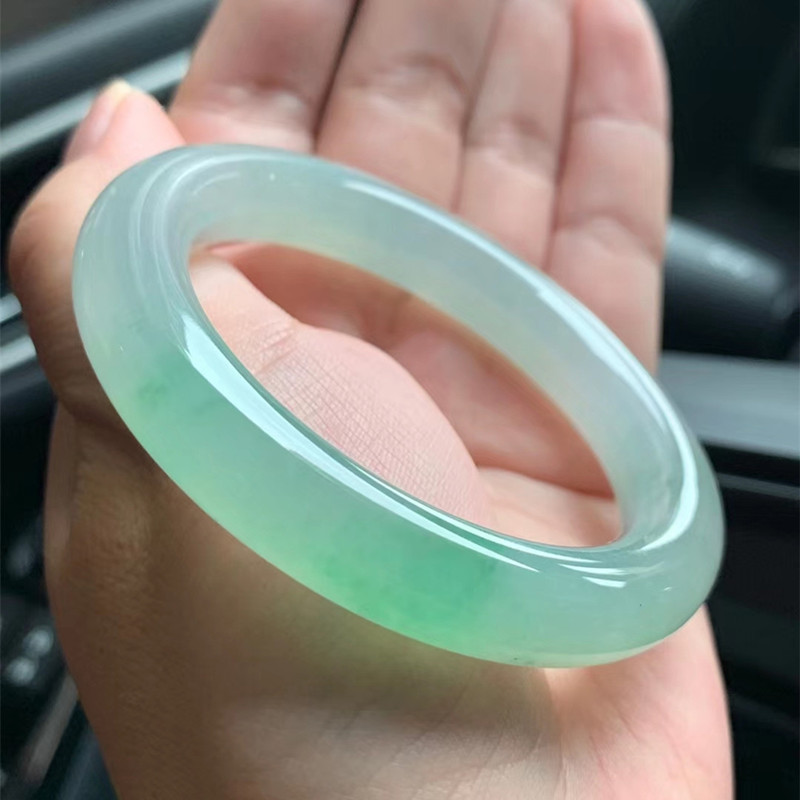 翡翠水的主要成分,翡翠水是啥意思