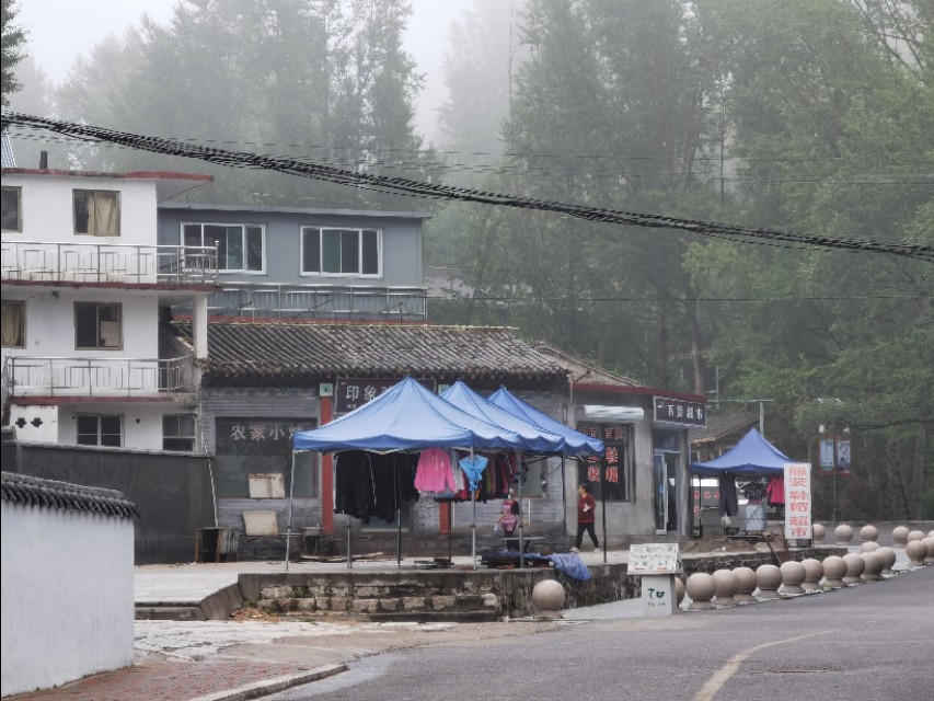 宿在驼梁，感受一种无忧的生活/郝贵云