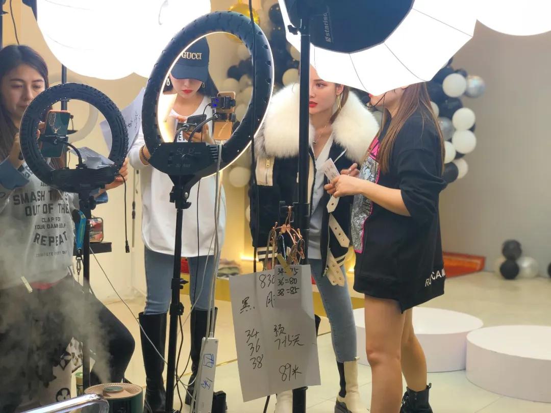 一座快手「重镇」的货端升级