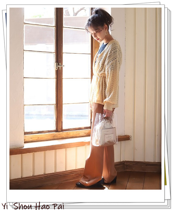 春夏包包流行颜色搭配,中性风格包包搭配夏季女装