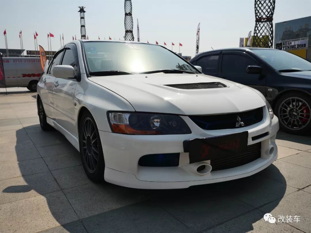 改装车聚会,改装车齐聚车展