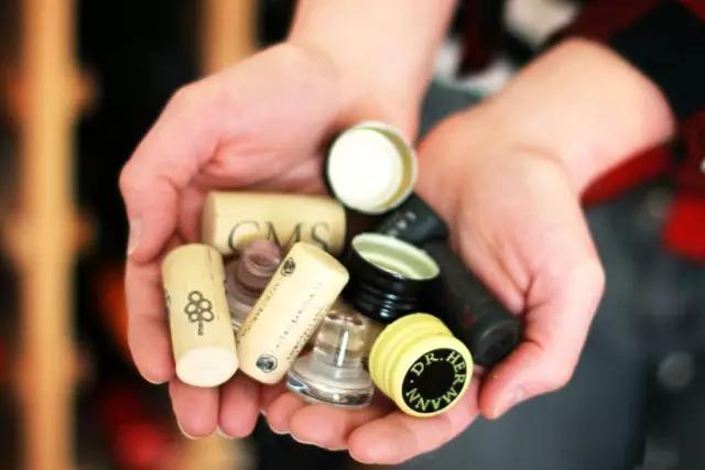 为什么奔富Bin389、Bin407有软木塞和螺旋盖之分？