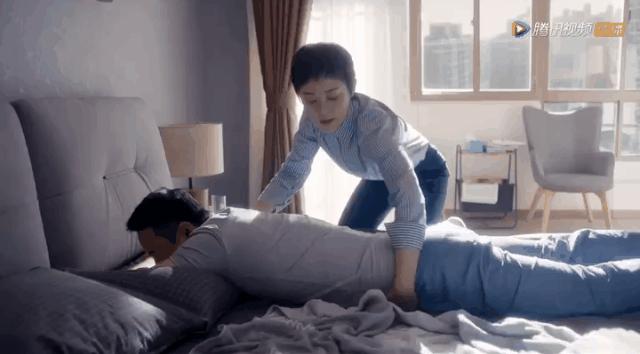 徐姑姑尾骨骨折，房似锦悉心照料，但医生提醒：这个做法不要学！