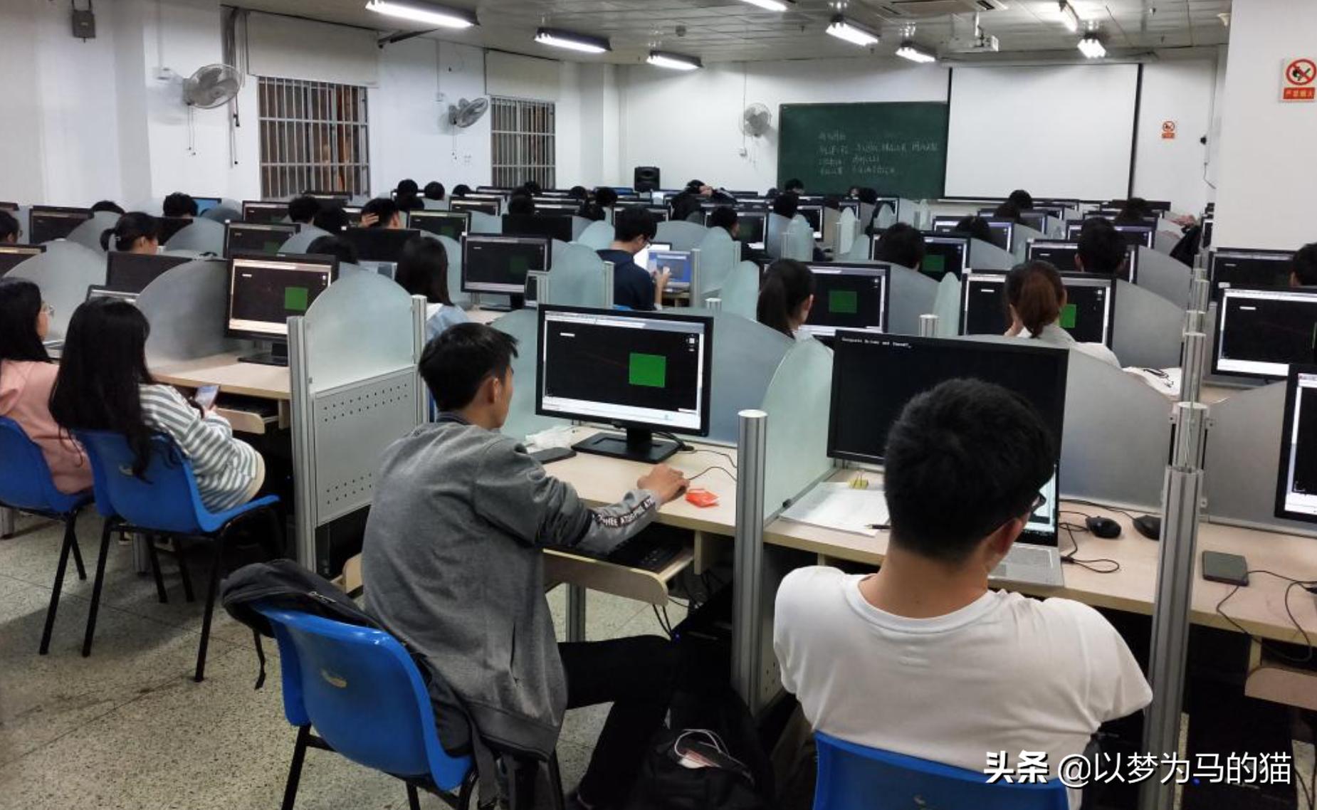 大学生就业薪资最高的十个专业,本科毕业好找工作的专业排名
