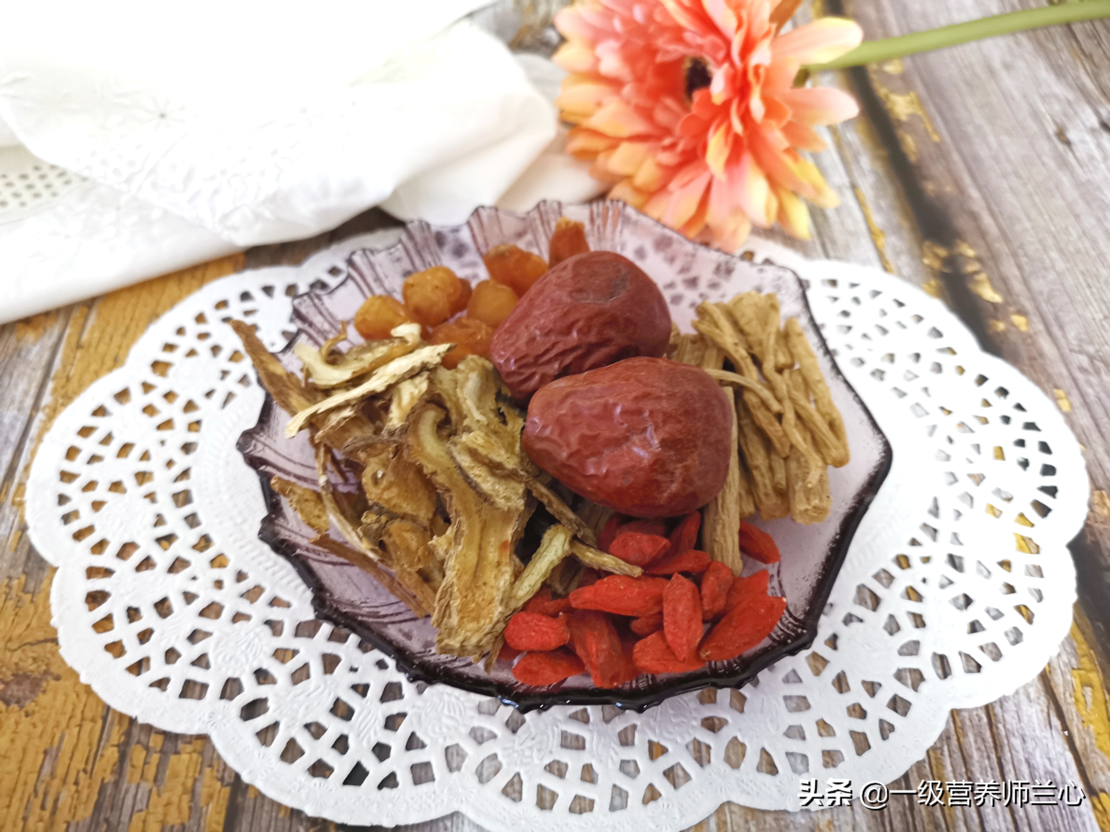 炖鸡汤鲜虫草花好还是干虫草花好,冬虫夏草和虫草花一起炖汤可以吗