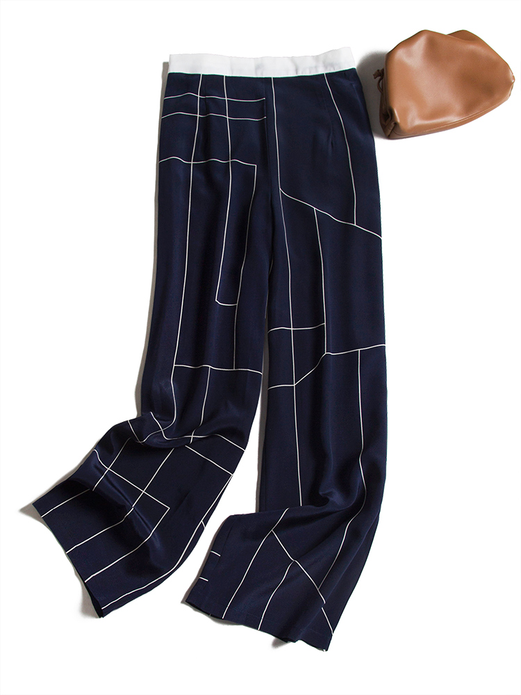 直筒蚕丝裤搭配哪个衣服好看,蚕丝裤时尚百搭修身显瘦