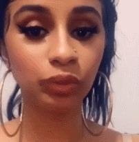 美国当红女歌手火力全开狂赞中国抗疫:人家强大得很