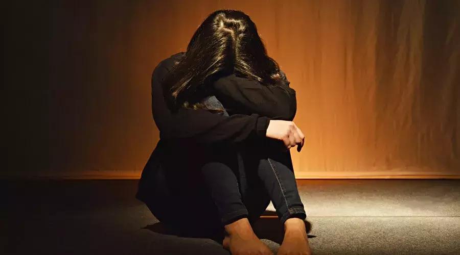 工资5千月供2千压力大吗,工资5千还7千