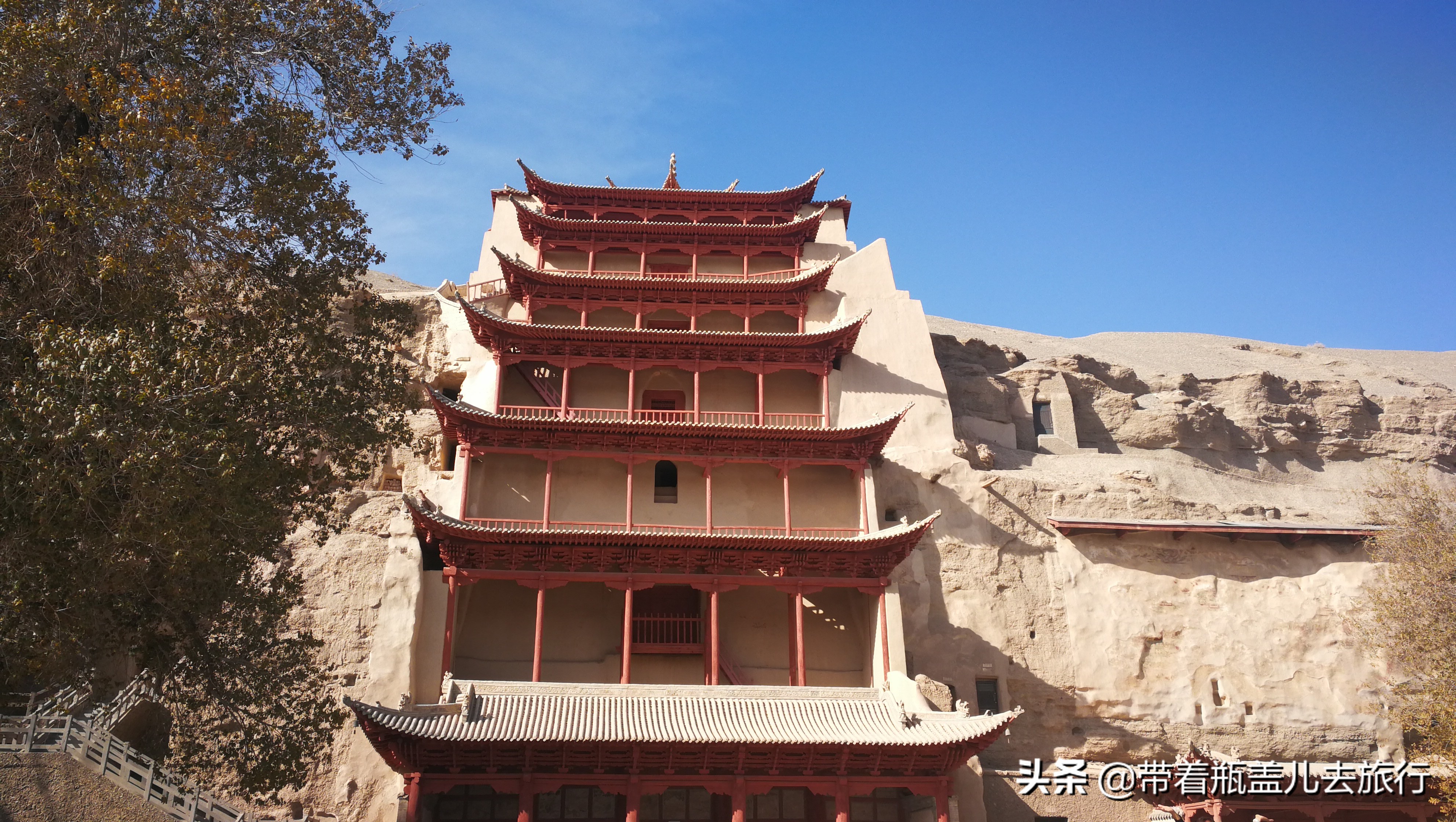 敦煌莫高窟如何游玩，十四张图片带你领略丝绸之路上的艺术瑰宝