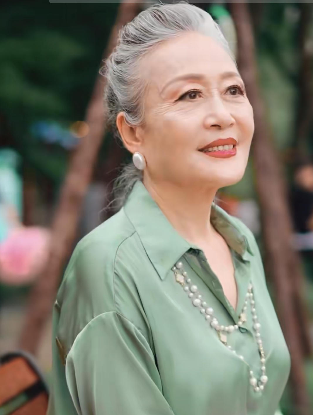 北京美女，40岁在餐馆洗碗，70岁当总经理，拿下过8亿元订单