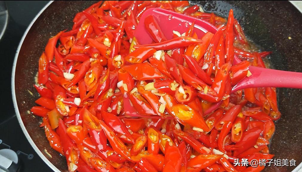 黄豆酱秘制酱料,用黄豆酱熬酱豆最正宗的做法