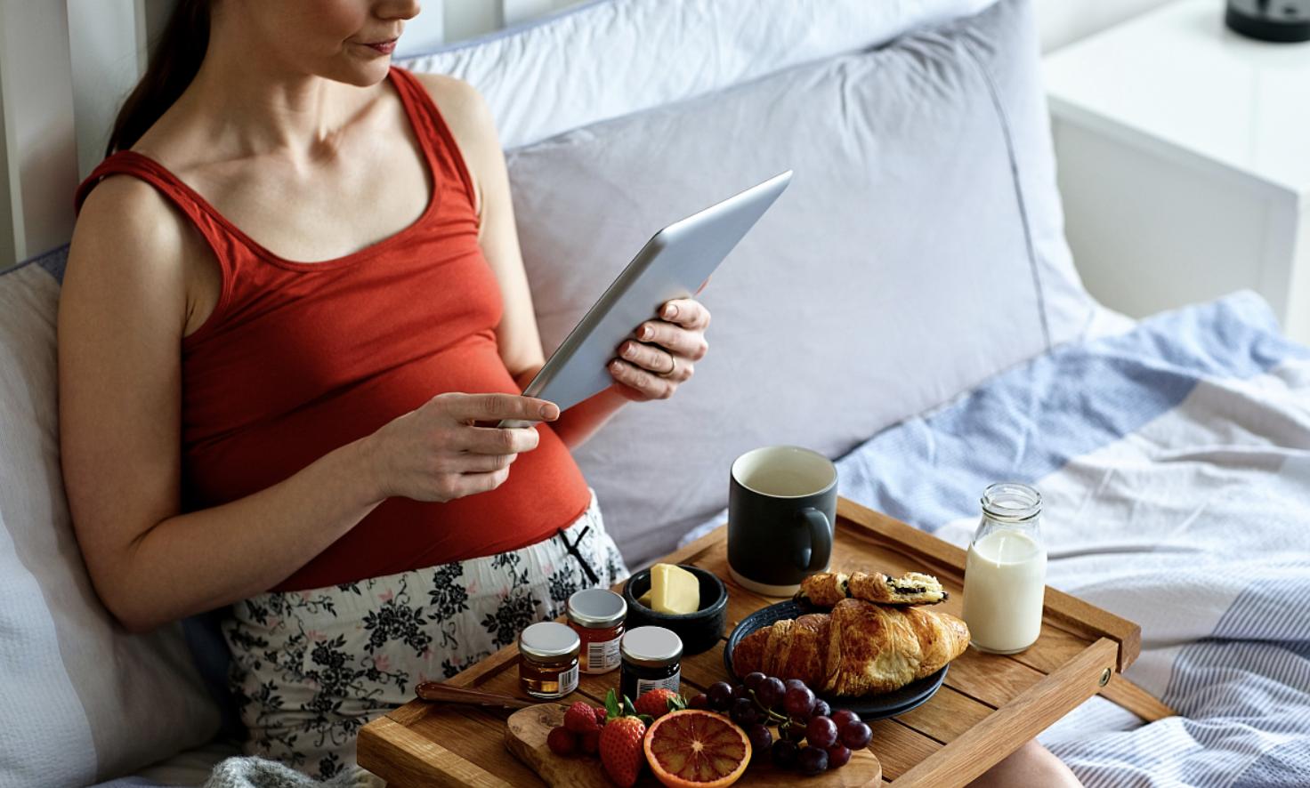 孕妈多少个月肚子才显大,孕妈的肚子又大又圆