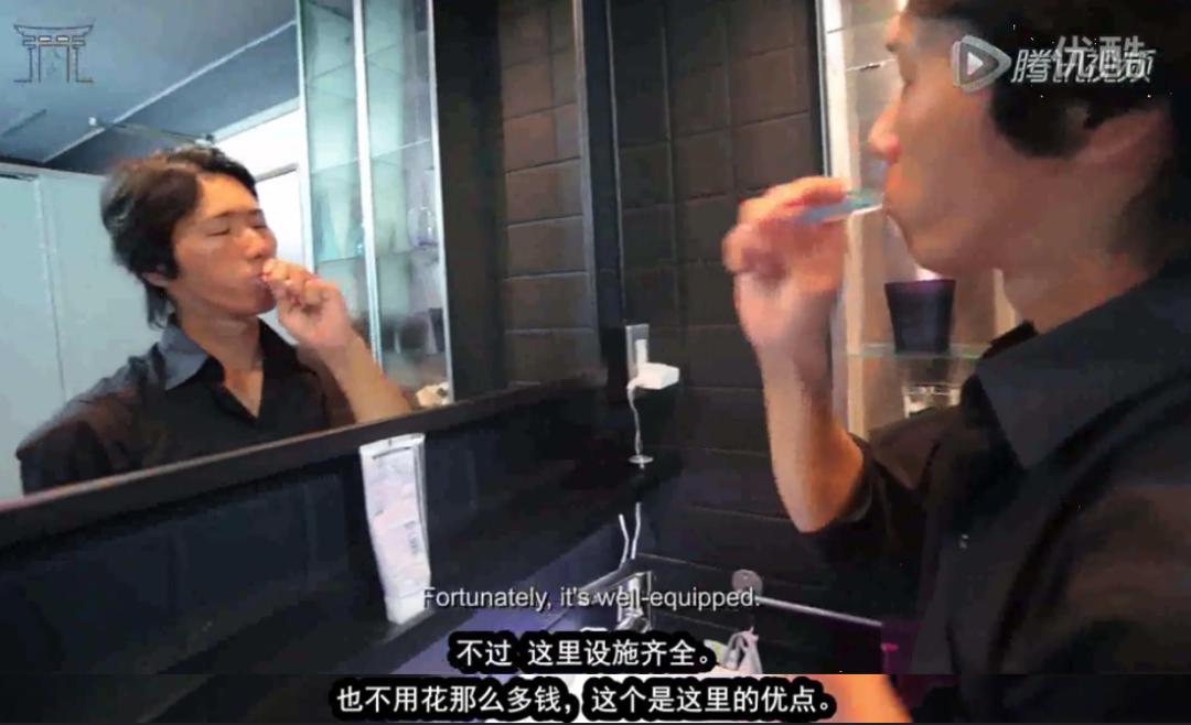 最大的廉价旅馆,不是路边招待所,而是网吧