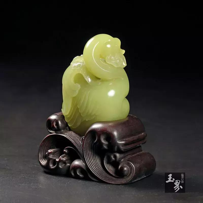 灵巧优雅、诗意游动—玉雕“鹅”