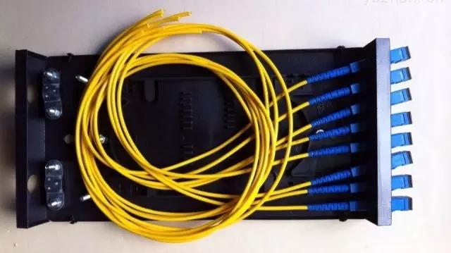 光纤跳线和光端盒法兰盘怎么连接,光纤终端盒与法兰盘区别