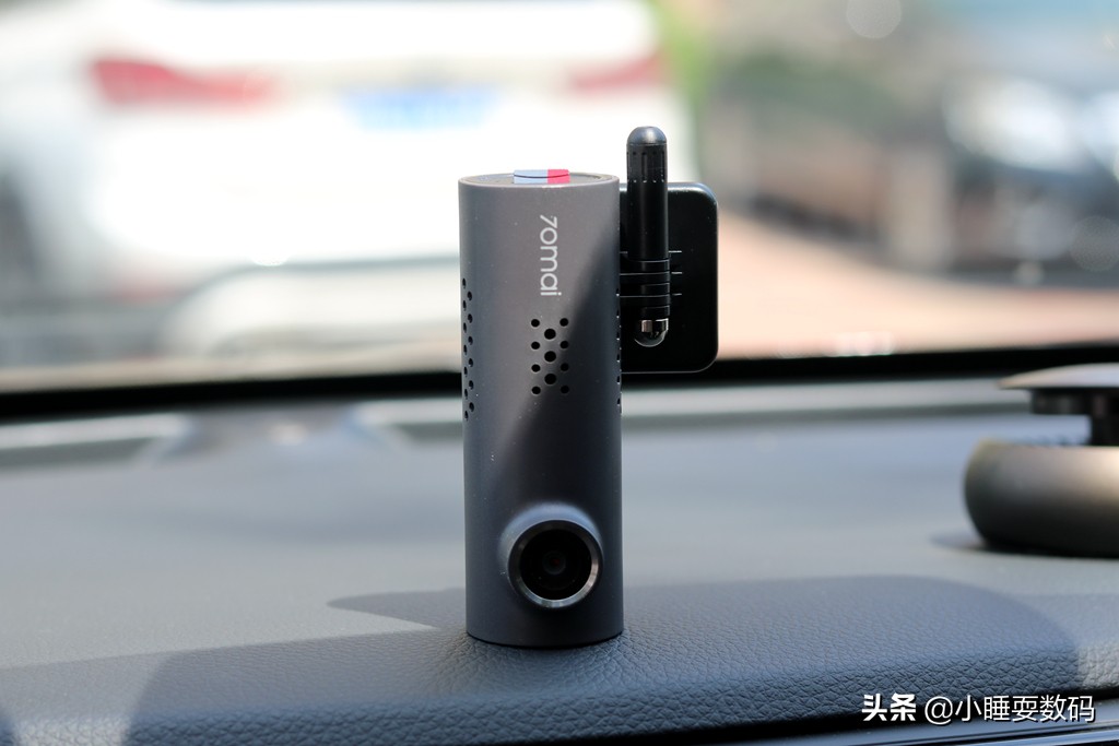 70迈行车记录仪和小米记录仪对比,70迈行车记录仪1s和小米