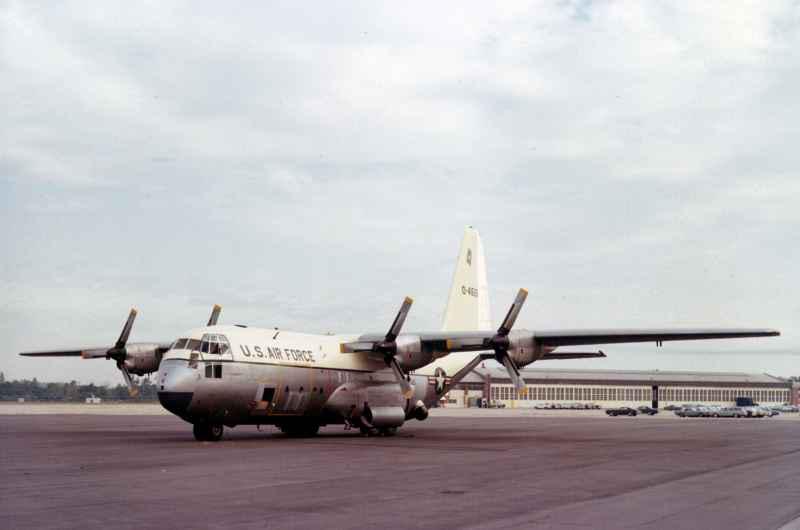 美军105mw火炮,美军飞机配备105毫米榴弹炮