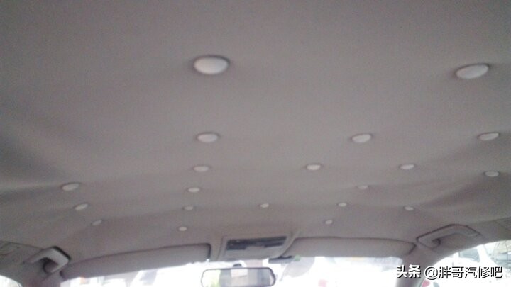 汽车顶棚布脱落修复小妙招,汽车顶棚布脱落处理方法