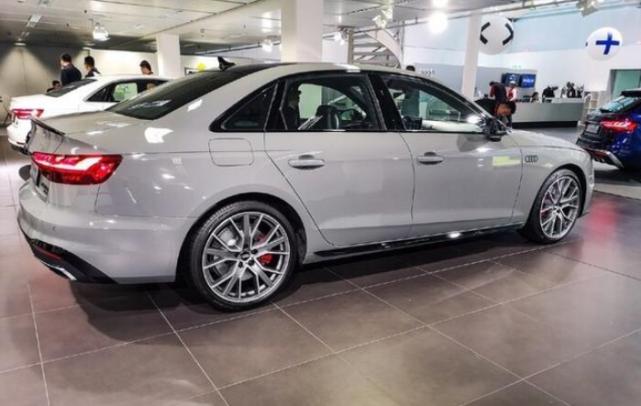 新奥迪a4l30.58万起三大升级标杆,新奥迪a4l顶配值得买