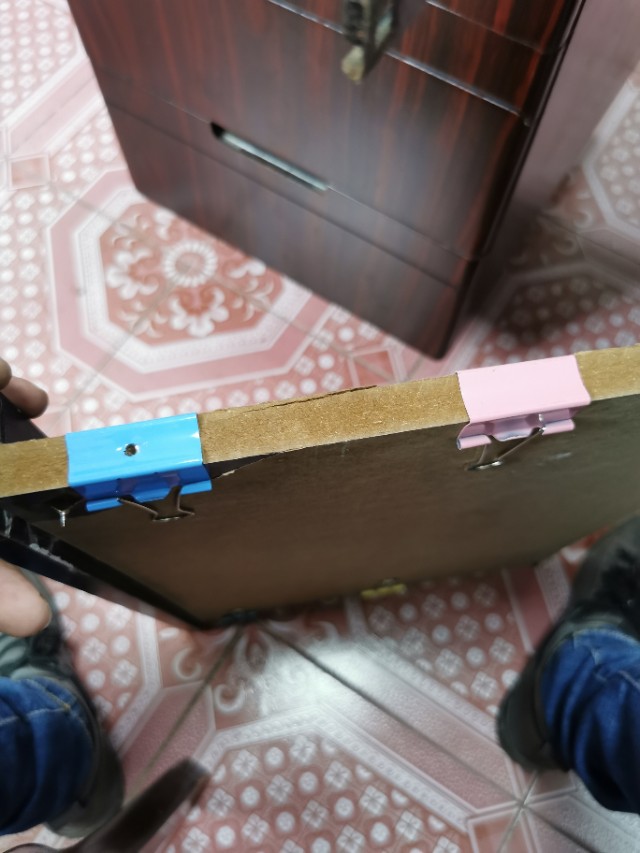 电脑桌滑轮脱落的解决方法,抽屉滑轨滚珠条脱落