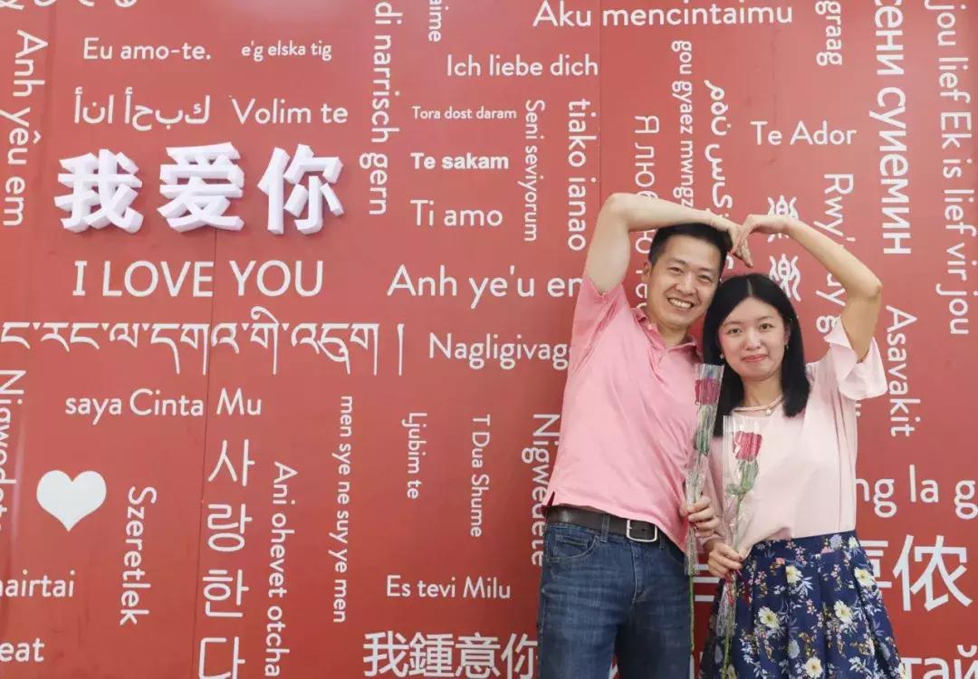 张晋蔡少芬上海街头,张晋蔡少芬上海游