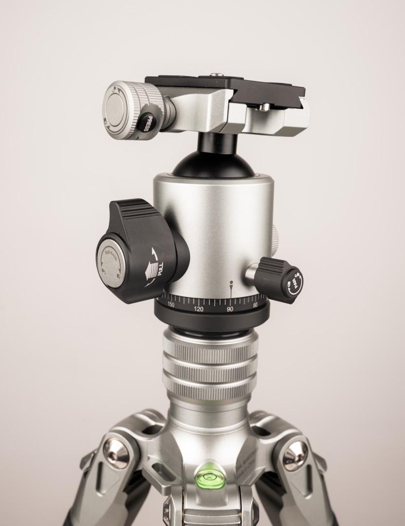 三脚架便携款和稳定款怎么选,三脚架轻便还是稳固