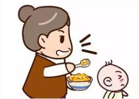 宝宝吃饭喜欢到处乱跑视频,宝宝吃饭坐不住总是跑怎么办