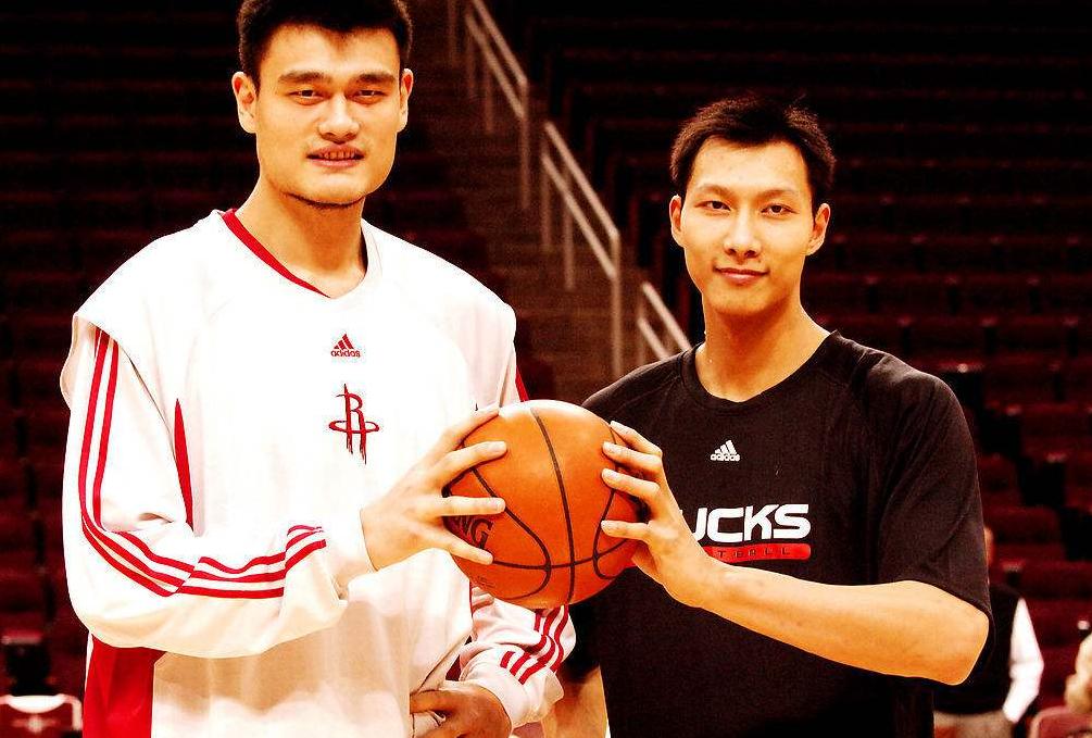 易建联身体素质亚洲第一有多恐怖,易建联国际赛最尴尬的一场